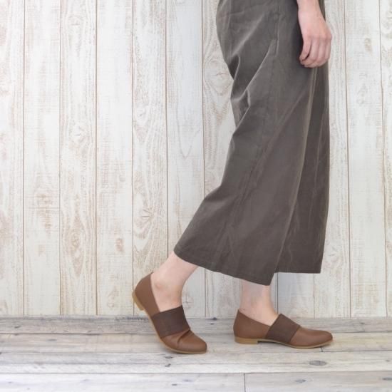 Deep Pointed Rubber Slip-Ons RP-234