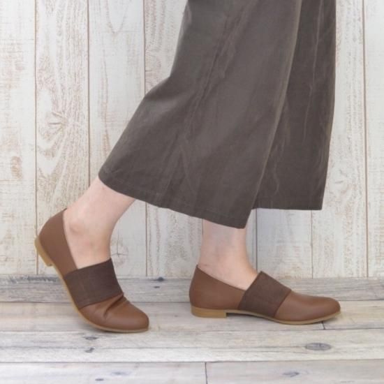 Deep Pointed Rubber Slip-Ons RP-234