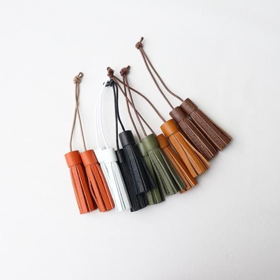 レザータッセル B-06