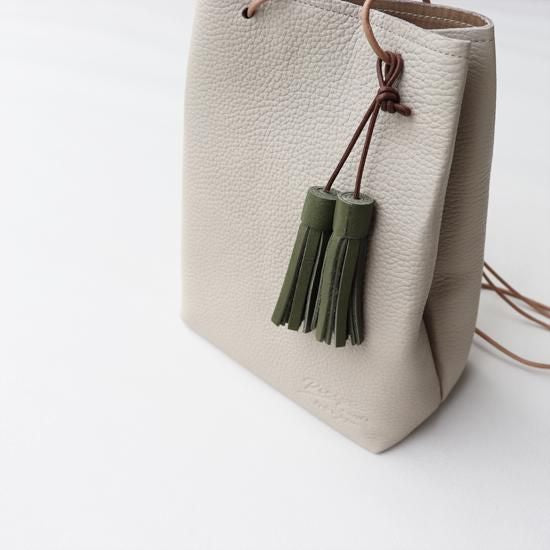 レザータッセル B-06